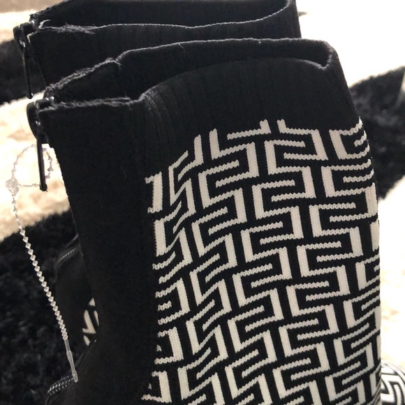 Abstract Print Boot - Picture 4 of 8